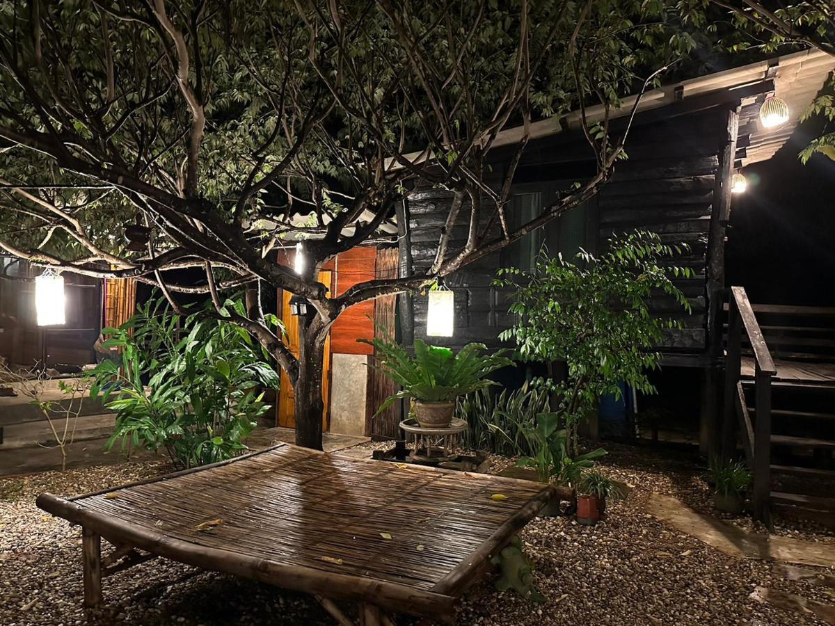 The Legend Homestay. Mae Ai Exterior photo